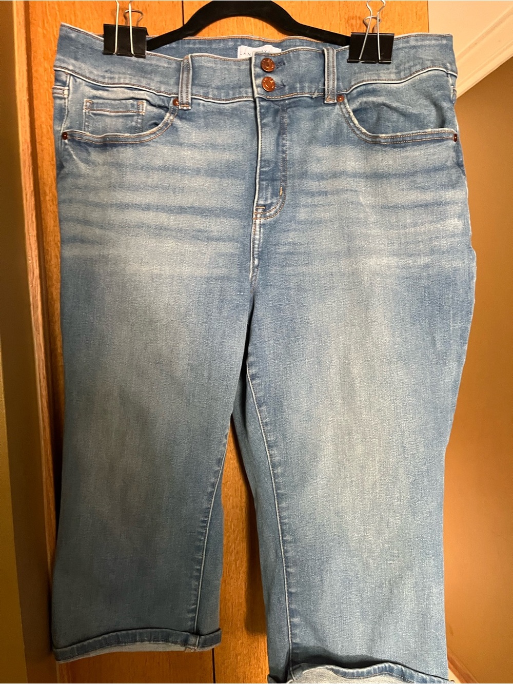 Lane Bryant Size 18 Light Wash Women’s Jeans - Classic Mid-Rise Capri